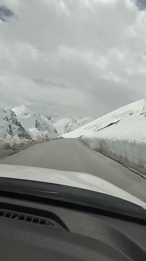 Snow roads to Kashmir