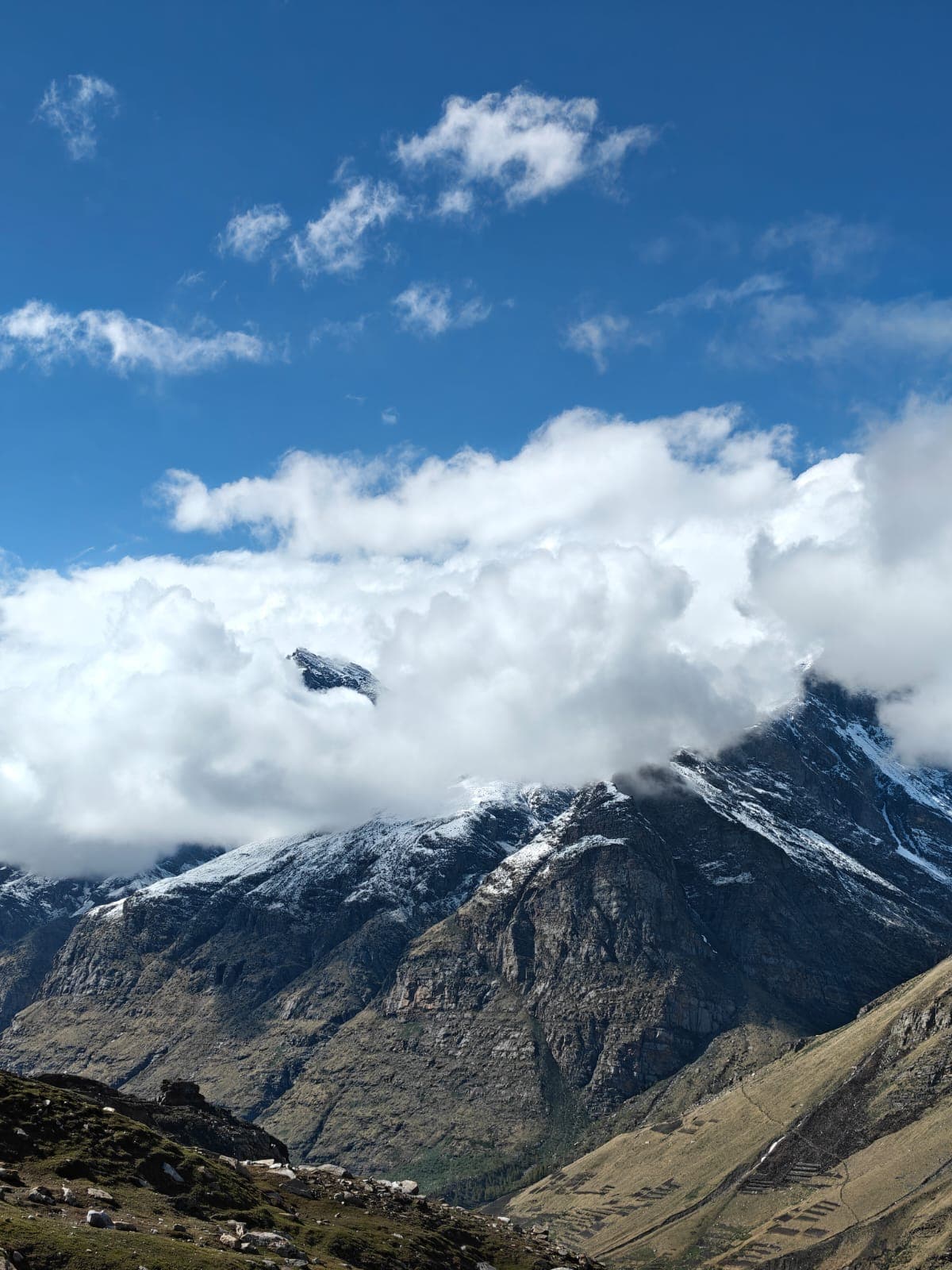 Chauffeur-driven journey through the snow-capped mountains of North India