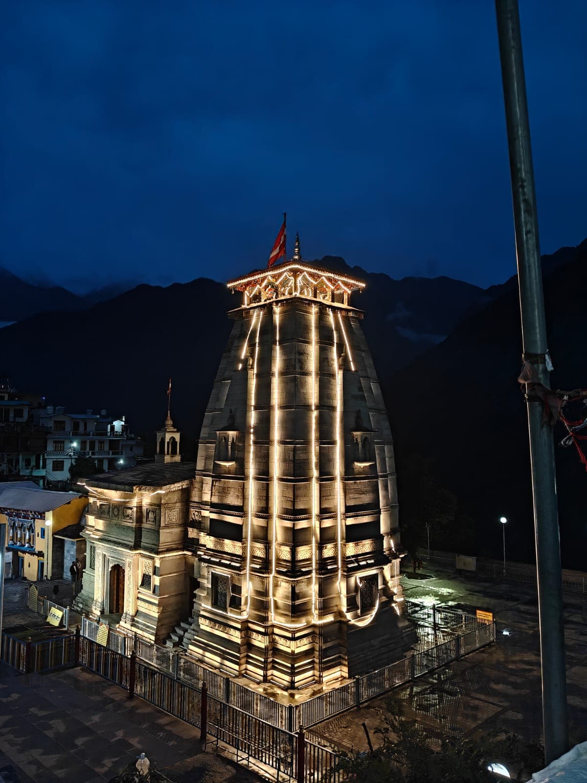 Uttarakhand — Himalayan hills & temples